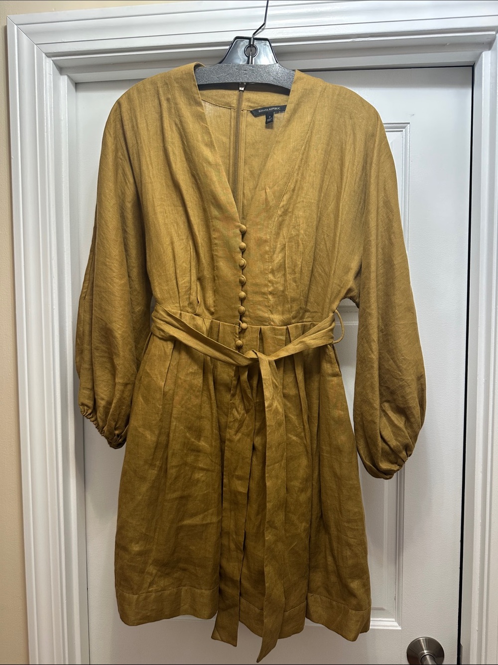 A beautiful linen dress. Worn once!
